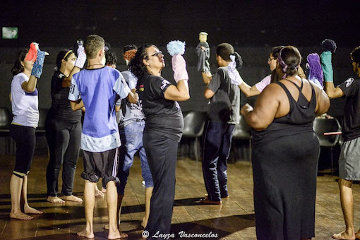 Os princípios da manipulação do boneco de luva - Grupo: Cia. Teatro do Maleiro formas animadas y títeres